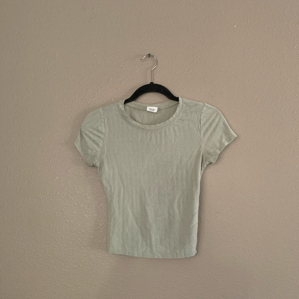 Cropped ribbed light olive green t shirt